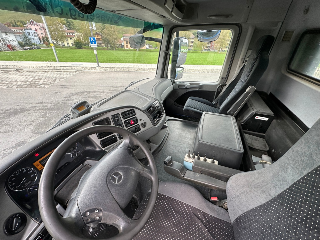 MERCEDES-BENZ Actros 18.32 4x2 Trösch absetzkipper - Absetzkipper: das Bild 2 MERCEDES-BENZ Actros 18.32 4x2 Trösch absetzkipper - Absetzkipper: das Bild 2