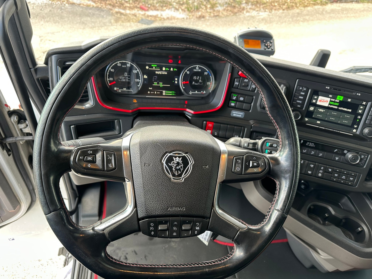 SCANIA S580 V8 4x2 - Sattelzugmaschine: das Bild 2 SCANIA S580 V8 4x2 - Sattelzugmaschine: das Bild 2