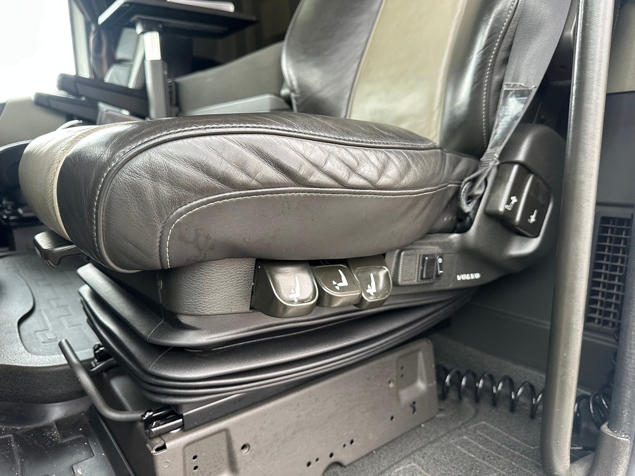 Sattelzugmaschine VOLVO FH 540 4x2T Globetrotter DualClutch: das Bild 12