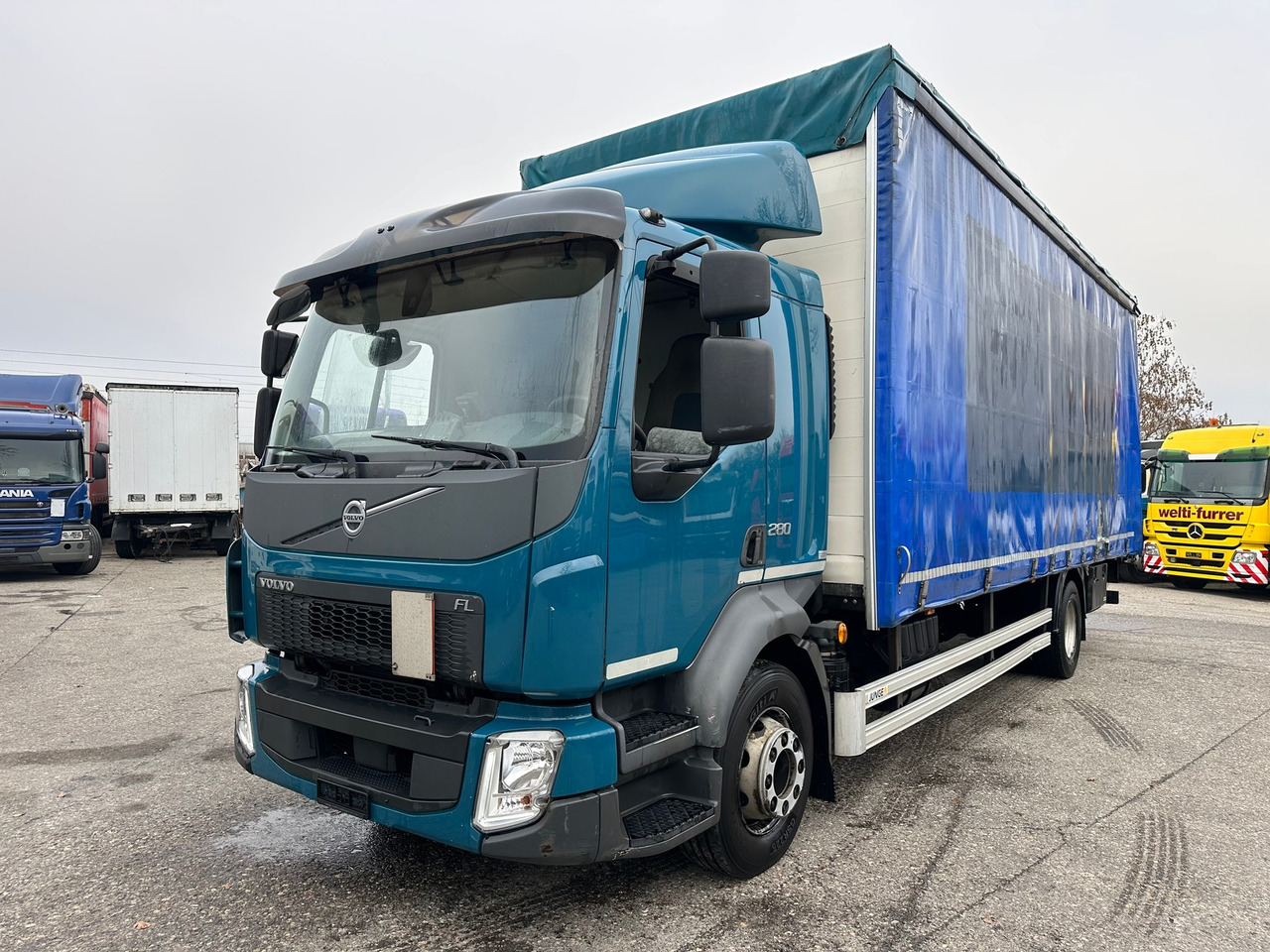 VOLVO FL 280 4x2 Hebebühne - Plane LKW: das Bild 1 VOLVO FL 280 4x2 Hebebühne - Plane LKW: das Bild 1