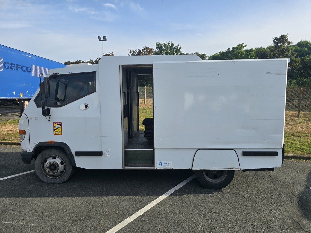 Mercedes Vario 816 - Geldtransporter: das Bild 5 Mercedes Vario 816 - Geldtransporter: das Bild 5