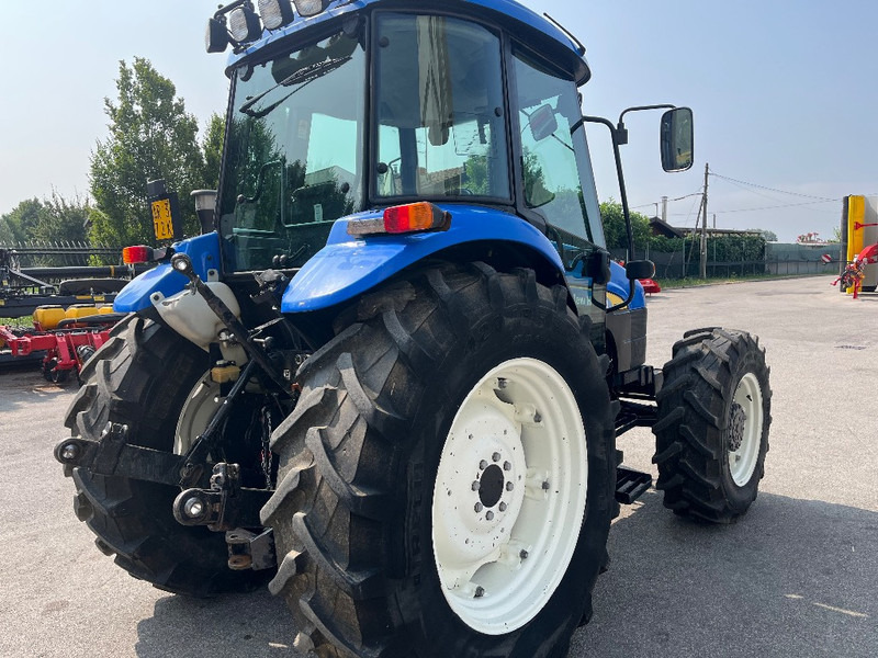 New Holland TD 90 D - Traktor: das Bild 5 New Holland TD 90 D - Traktor: das Bild 5