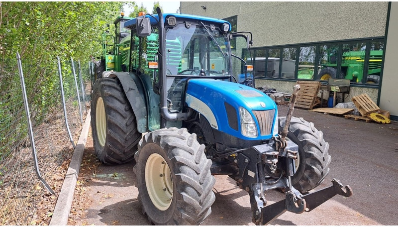New Holland TN 95 D A - Traktor: das Bild 1 New Holland TN 95 D A - Traktor: das Bild 1