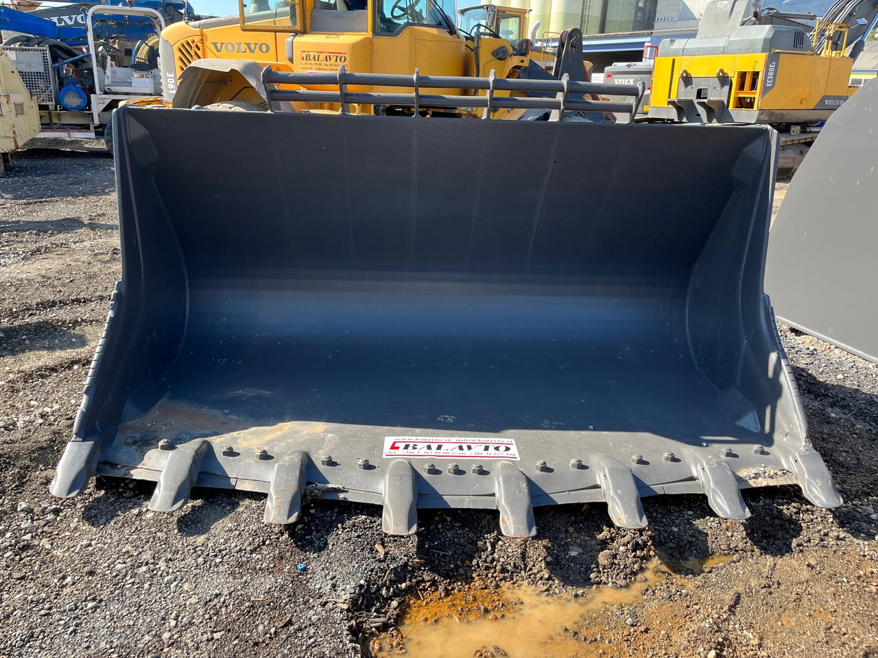 BALAVTO Loader bucket 3350 mm - Ladeschaufel: das Bild 1 BALAVTO Loader bucket 3350 mm - Ladeschaufel: das Bild 1