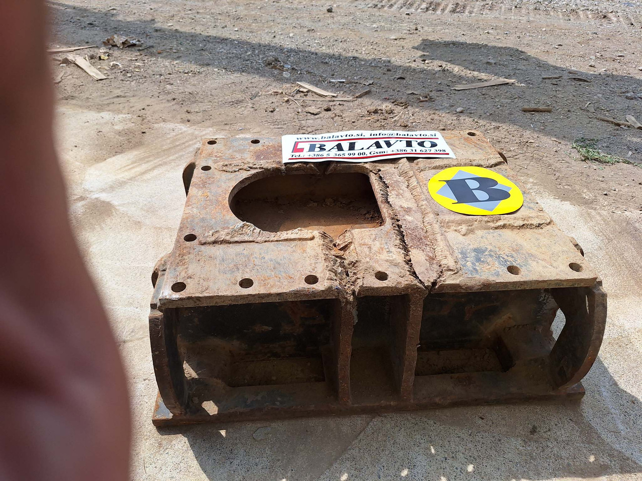 Schnellwechsler für Baumaschine Balavto attachment plate B1: das Bild 8