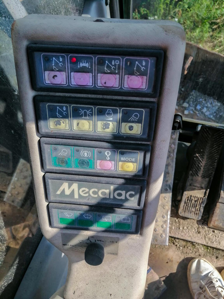 MECALAC 14 MXT - Mobilbagger: das Bild 4 MECALAC 14 MXT - Mobilbagger: das Bild 4