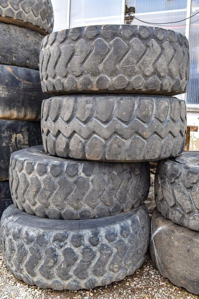 Michelin 23.5R25 - Reifen für Radlader: das Bild 2 Michelin 23.5R25 - Reifen für Radlader: das Bild 2