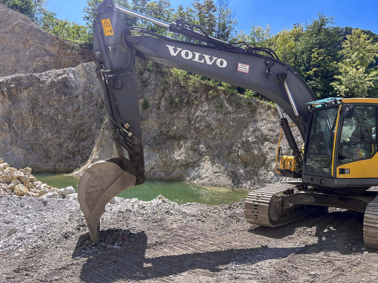 VOLVO EC220D - Kettenbagger: das Bild 2 VOLVO EC220D - Kettenbagger: das Bild 2