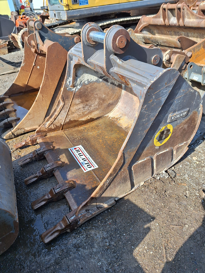VOLVO digging bucket 1100 mm - Baggerschaufel: das Bild 4 VOLVO digging bucket 1100 mm - Baggerschaufel: das Bild 4
