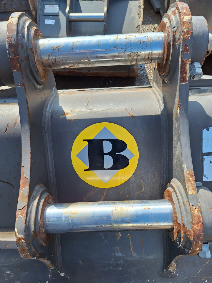 VOLVO digging bucket 1100 mm - Baggerschaufel: das Bild 3 VOLVO digging bucket 1100 mm - Baggerschaufel: das Bild 3