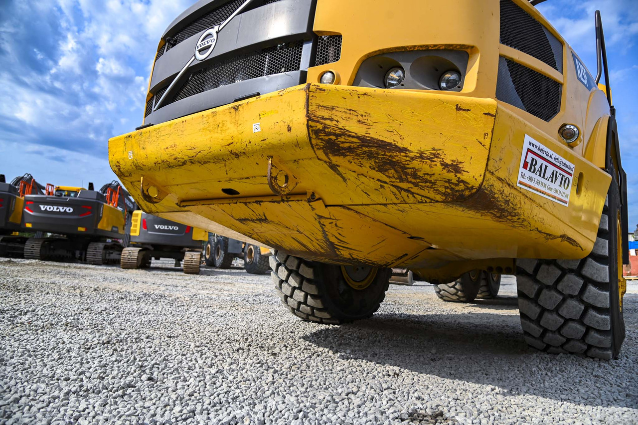 Knickgelenkter Dumper Volvo A25F: das Bild 21