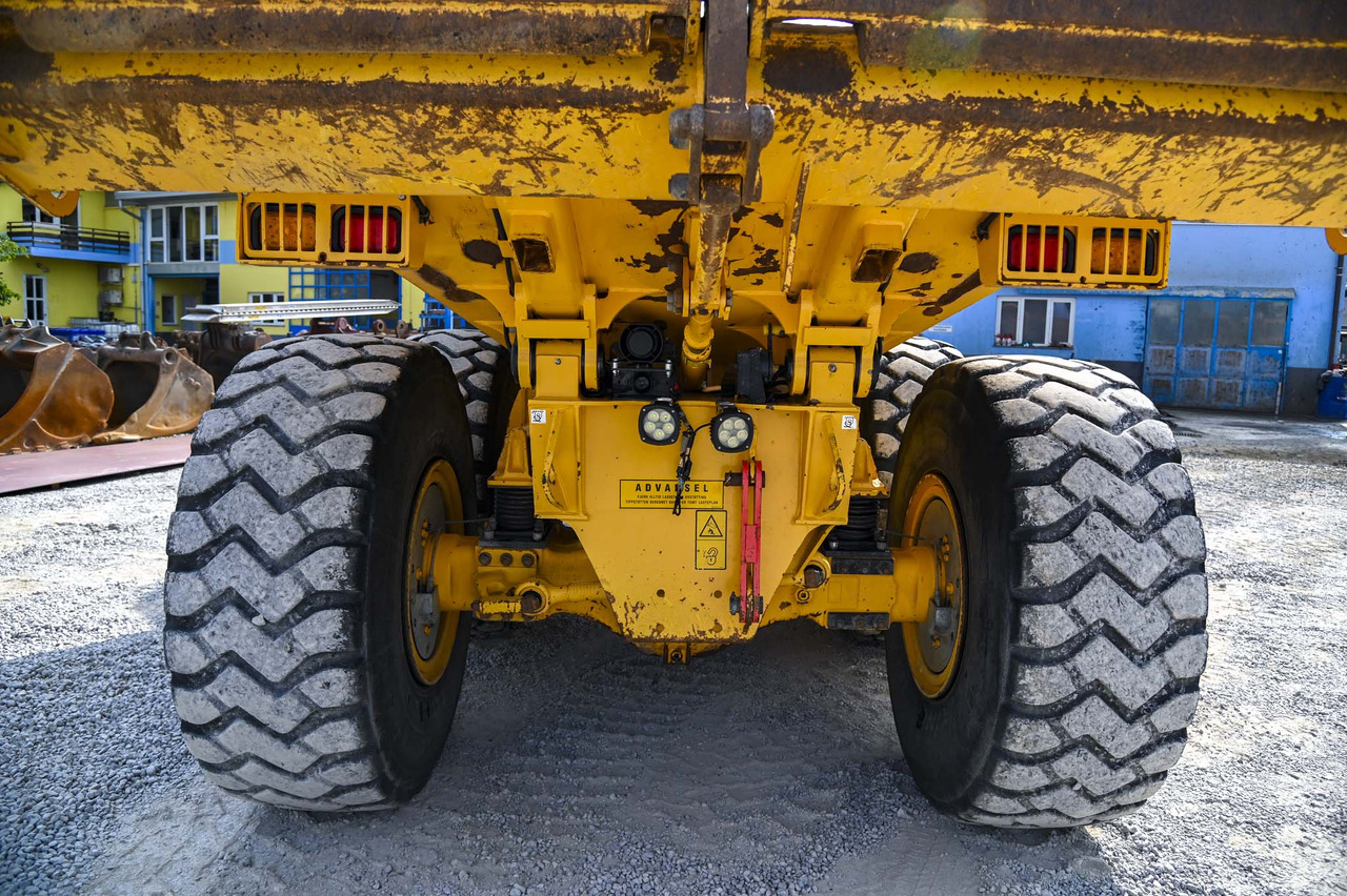 Knickgelenkter Dumper Volvo A25F: das Bild 39
