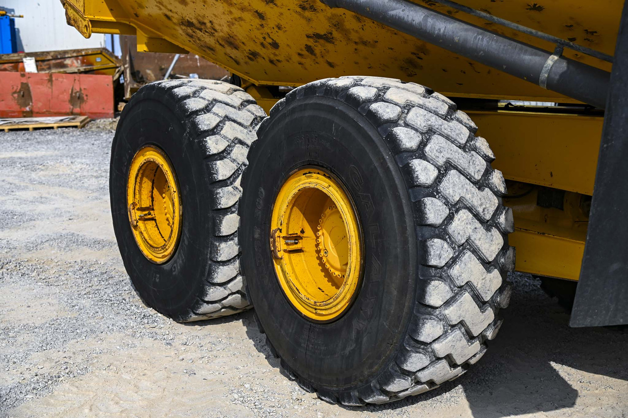 Knickgelenkter Dumper Volvo A25F: das Bild 30