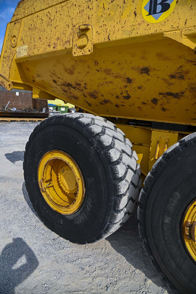Knickgelenkter Dumper Volvo A25F: das Bild 34