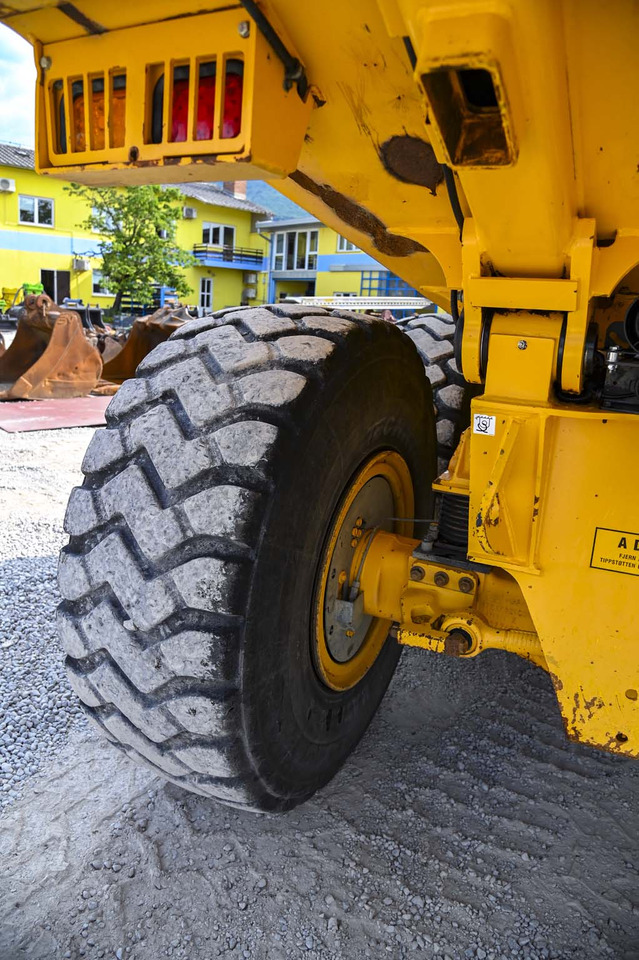 Knickgelenkter Dumper Volvo A25F: das Bild 41