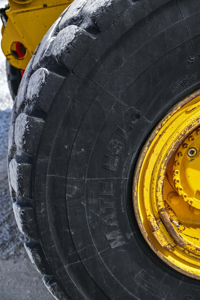 Knickgelenkter Dumper Volvo A25F: das Bild 38