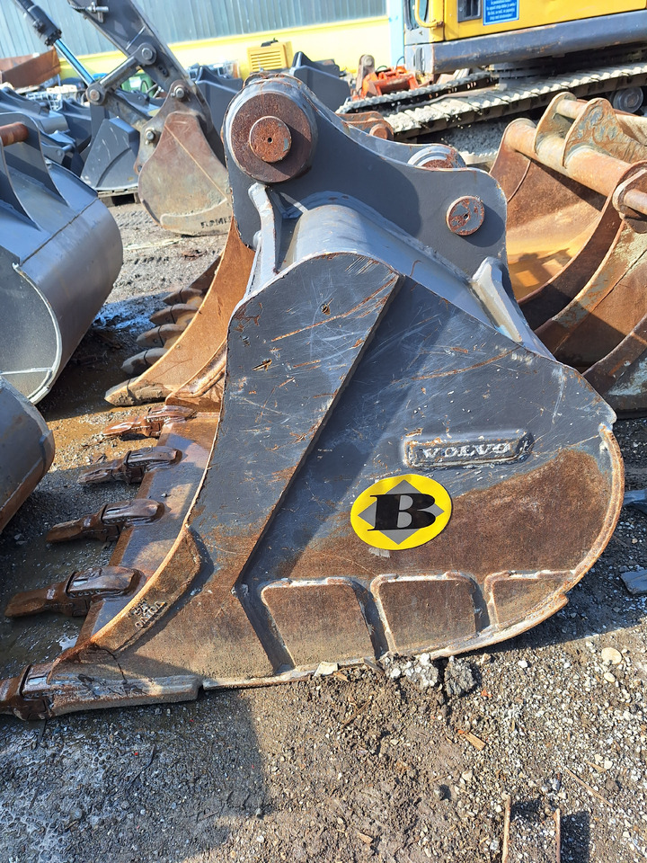 Volvo digging bucket 1100 mm - Baggerschaufel: das Bild 1 Volvo digging bucket 1100 mm - Baggerschaufel: das Bild 1