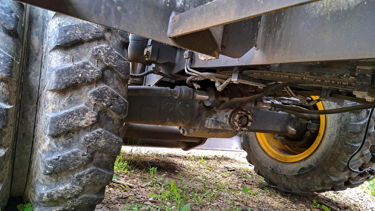 Volvo front axle 14693936 for Volvo EWR150E, EW180E, EWR170E, EW200E MH, EW160E - Vorderachse für Bagger: das Bild 2 Volvo front axle 14693936 for Volvo EWR150E, EW180E, EWR170E, EW200E MH, EW160E - Vorderachse für Bagger: das Bild 2