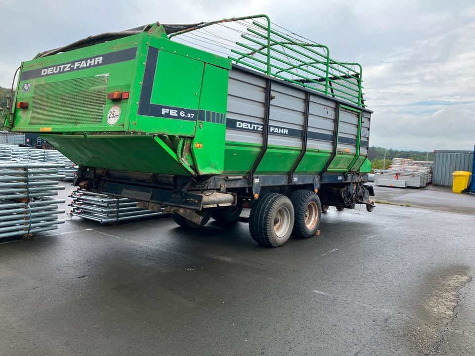 Deutz Fahr Ladewagen FE 6.37 mit Querförderband - Ladewagen: das Bild 1 Deutz Fahr Ladewagen FE 6.37 mit Querförderband - Ladewagen: das Bild 1