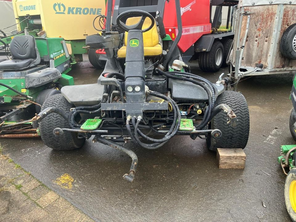 John Deere Spindelmäher, Großflächenmäher 2243, 2500A, 3235C - Rasenmäher: das Bild 5 John Deere Spindelmäher, Großflächenmäher 2243, 2500A, 3235C - Rasenmäher: das Bild 5
