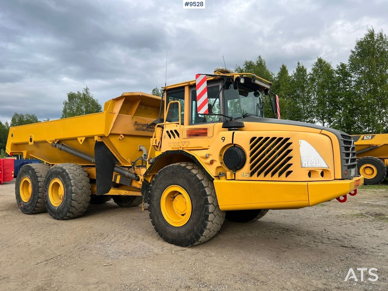 Dumper Volvo A25D 6X6 (SEE VIDEO) - Knickgelenkter Dumper: das Bild 1 Dumper Volvo A25D 6X6 (SEE VIDEO) - Knickgelenkter Dumper: das Bild 1