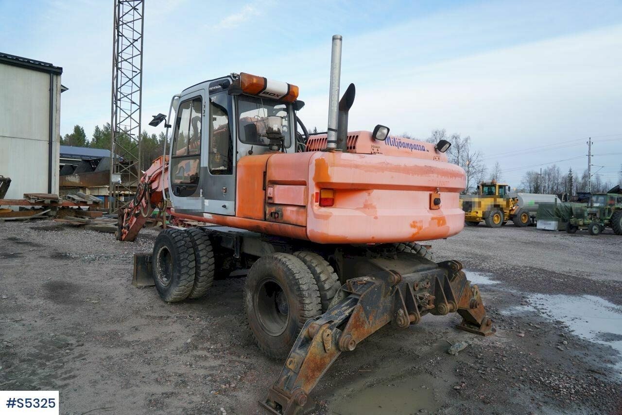EXCAVATOR Hitachi EX165W with tools - Bagger: das Bild 3 EXCAVATOR Hitachi EX165W with tools - Bagger: das Bild 3