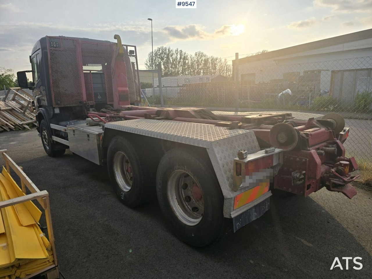 Hooklift Truck Scania P124 6x2 - Abrollkipper: das Bild 4 Hooklift Truck Scania P124 6x2 - Abrollkipper: das Bild 4