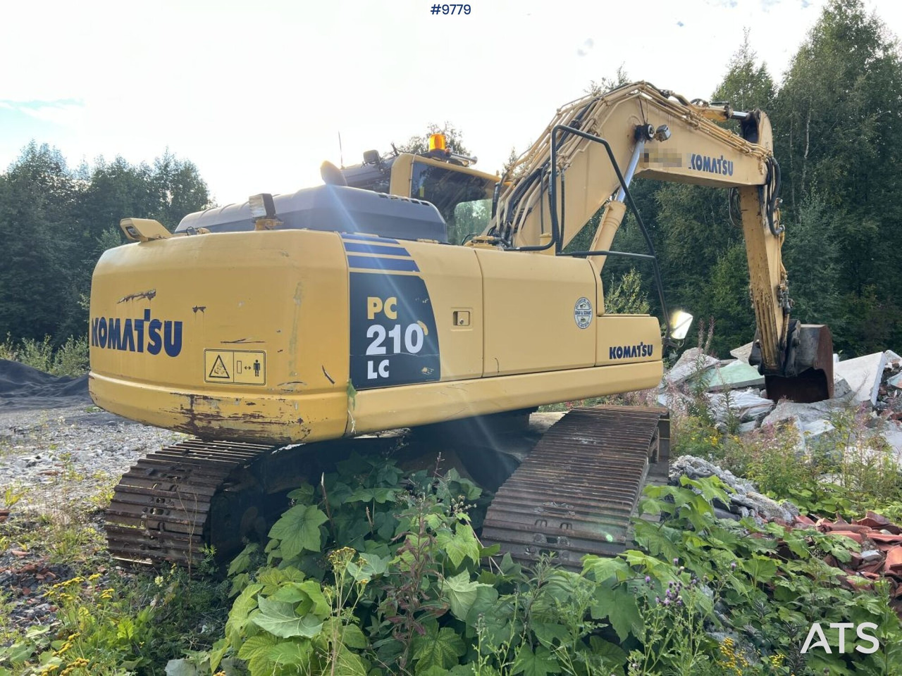 Kettenbagger KOMATSU PC210LC-8 Excavator with buckets: das Bild 19