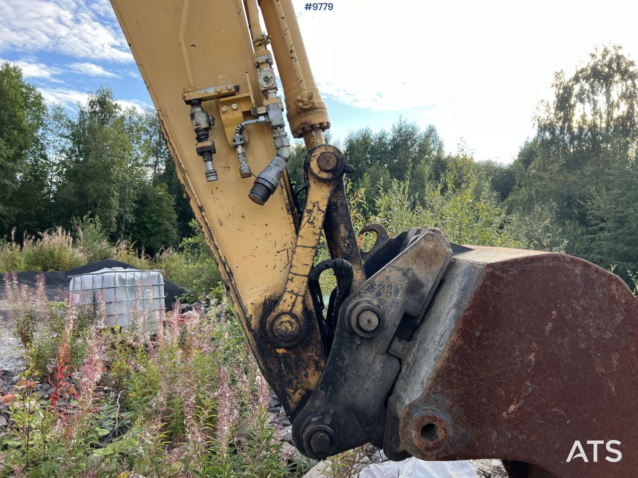 Kettenbagger KOMATSU PC210LC-8 Excavator with buckets: das Bild 12