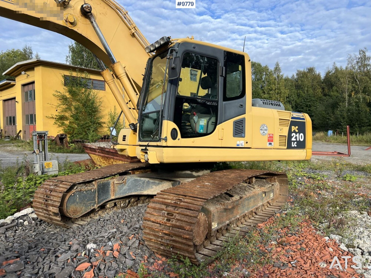 Kettenbagger KOMATSU PC210LC-8 Excavator with buckets: das Bild 8