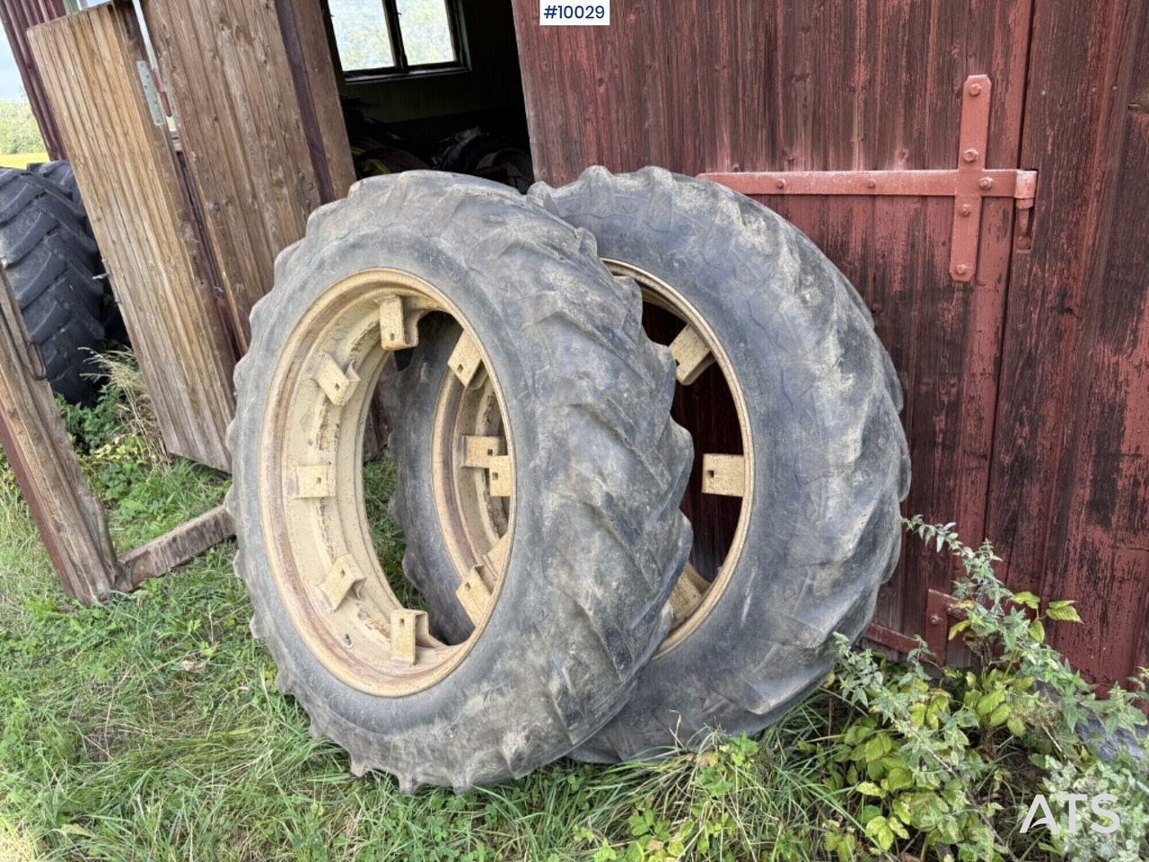Traktordäck med ringar Goodyear 13.6-38 (4,500:- ex moms) - Komplettrad für Traktor: das Bild 1 Traktordäck med ringar Goodyear 13.6-38 (4,500:- ex moms) - Komplettrad für Traktor: das Bild 1