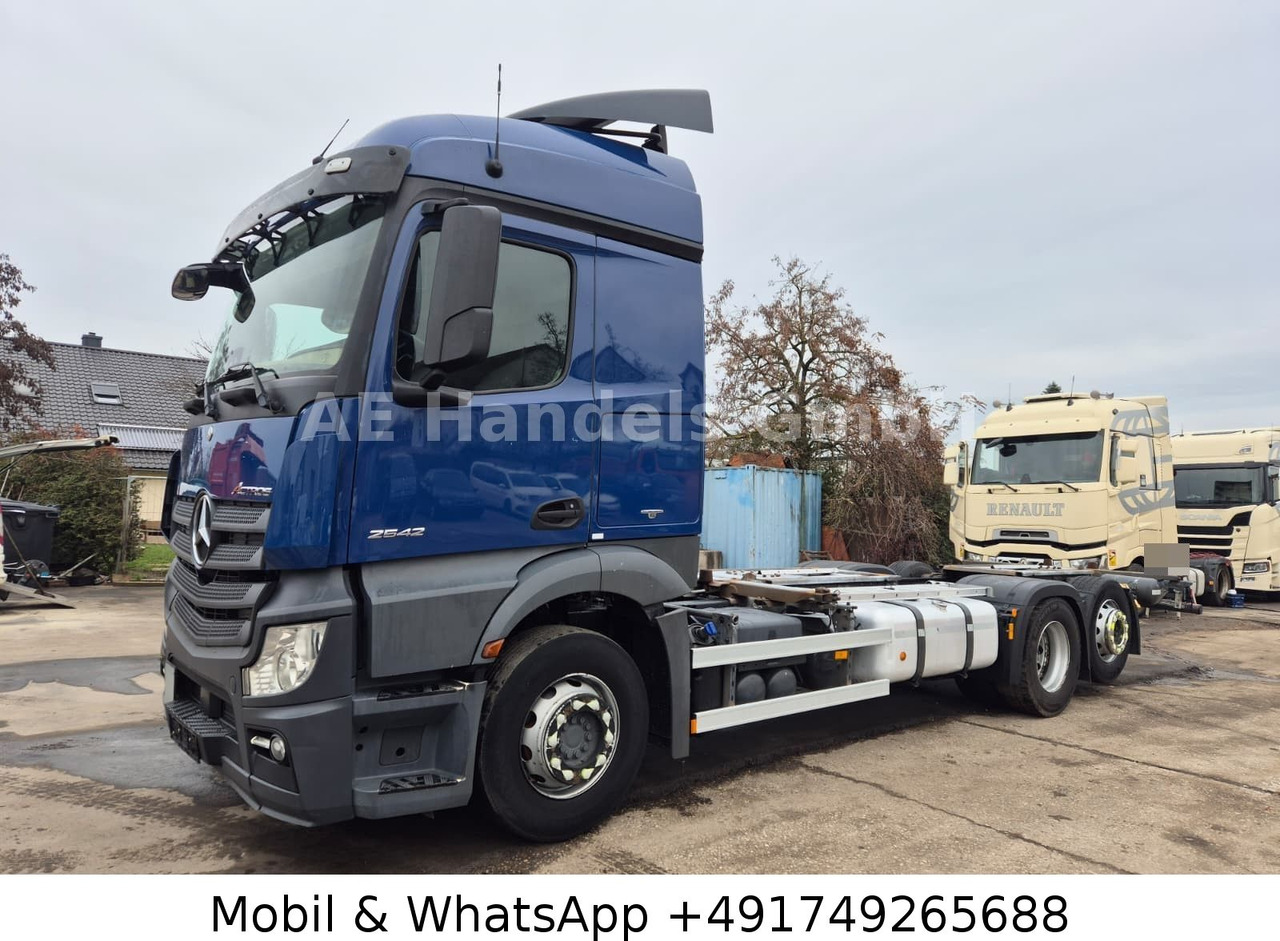 Mercedes-Benz Actros 4 2542 StreamSpace LL BDF *Retader/Multi - Containerwagen/ Wechselfahrgestell LKW: das Bild 2 Mercedes-Benz Actros 4 2542 StreamSpace LL BDF *Retader/Multi - Containerwagen/ Wechselfahrgestell LKW: das Bild 2