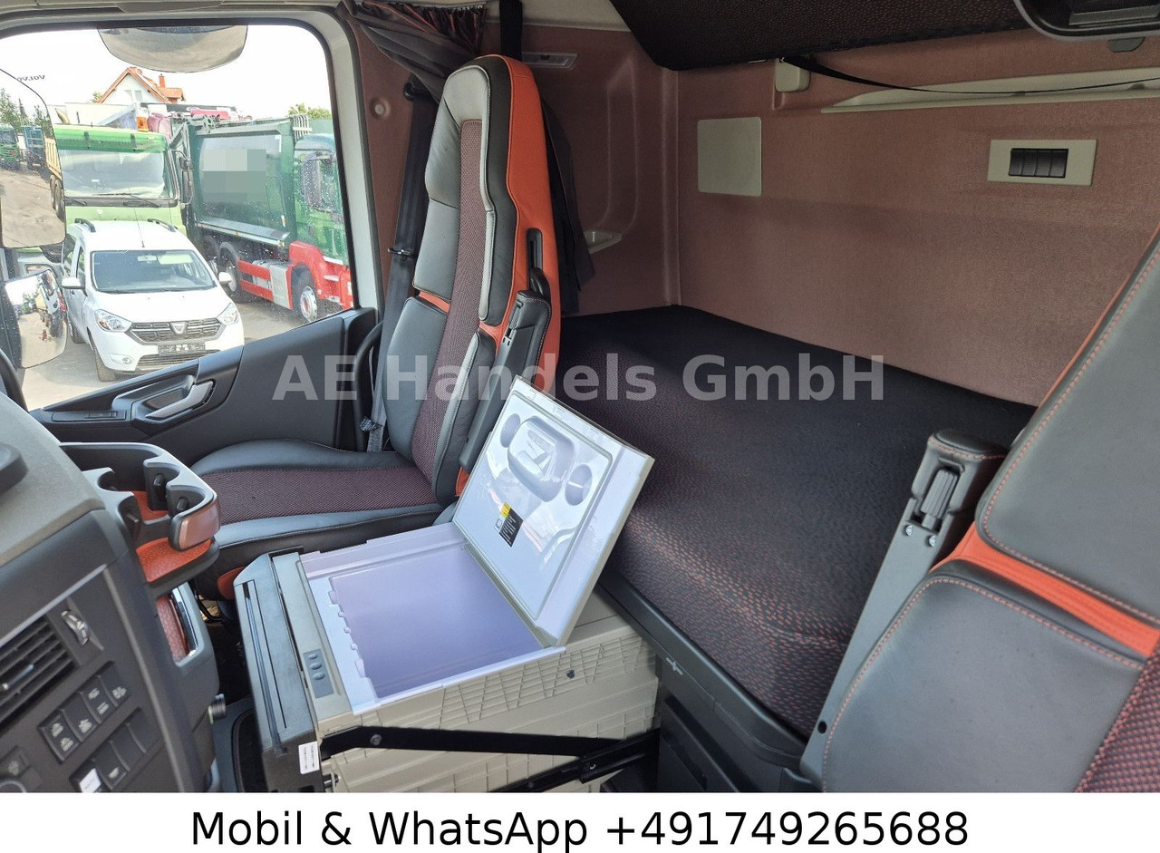 Sattelzugmaschine Volvo FH 750 Globe XL LL 8x4 *Retarder/Turbo-Compound: das Bild 24