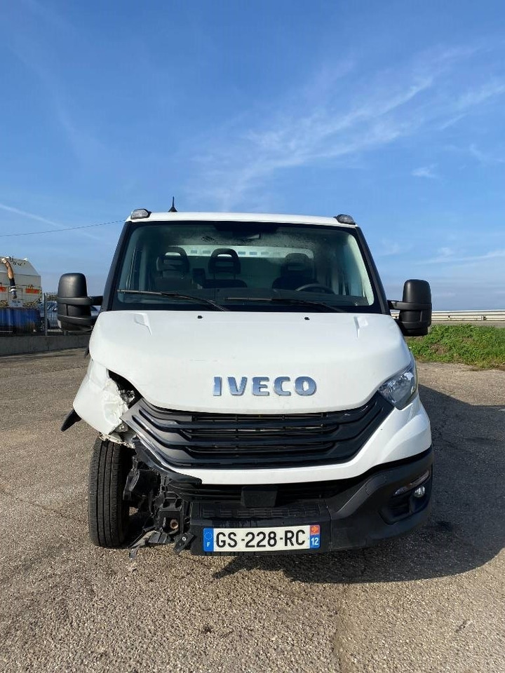 Iveco DAILY 35-180/35C18 3.0-180 M/Jet endommagé - Pritsche Transporter: das Bild 2 Iveco DAILY 35-180/35C18 3.0-180 M/Jet endommagé - Pritsche Transporter: das Bild 2
