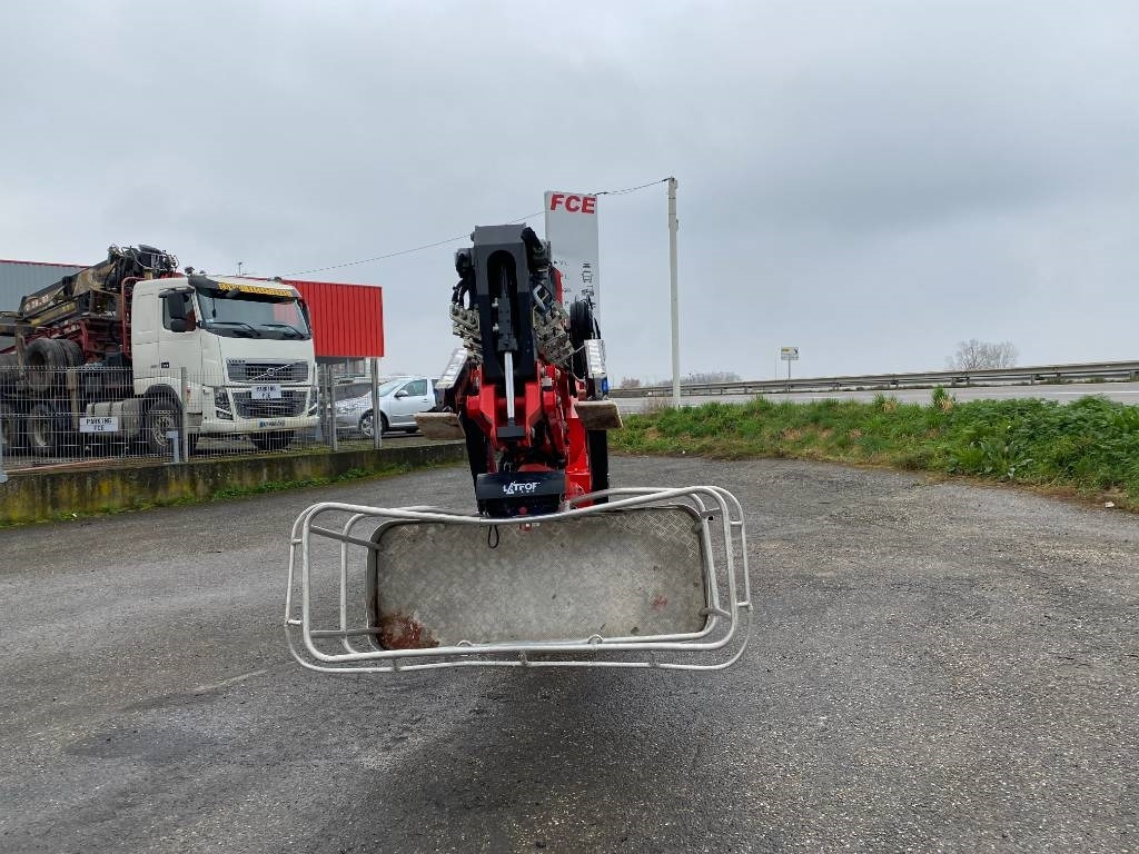 Platform Basket SPIDER 30T /1er Main-Origine Française endommagée - Teleskopbühne: das Bild 3 Platform Basket SPIDER 30T /1er Main-Origine Française endommagée - Teleskopbühne: das Bild 3