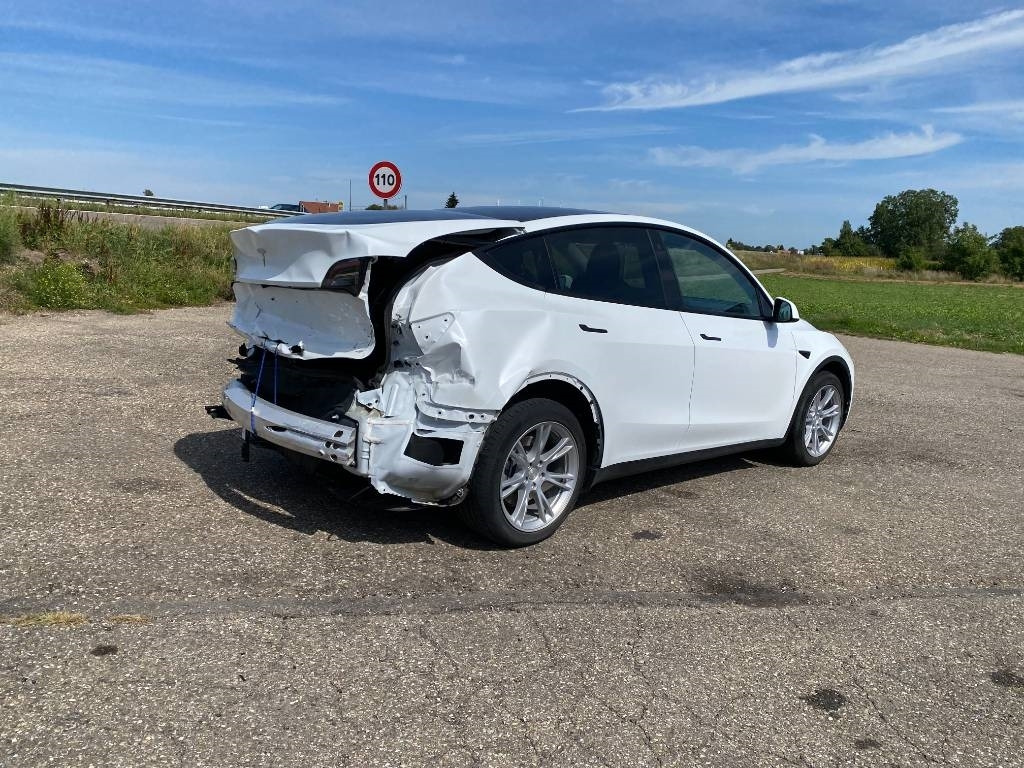 Tesla Model Y RWD / Origine Française endommagée - PKW: das Bild 4 Tesla Model Y RWD / Origine Française endommagée - PKW: das Bild 4
