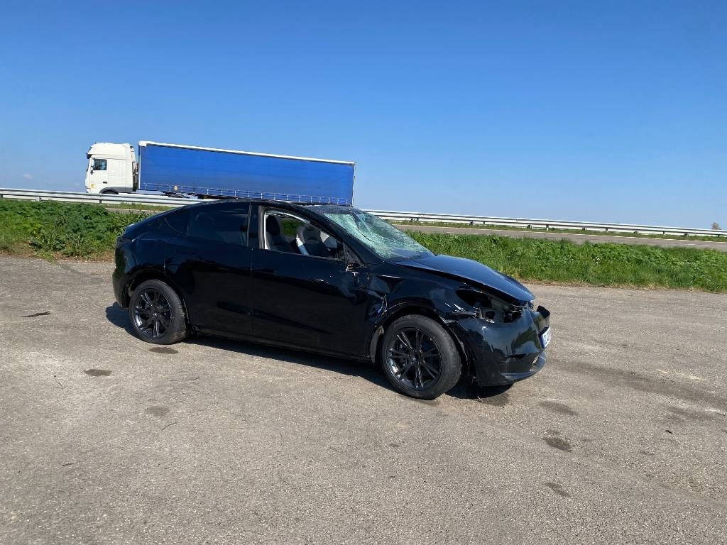 Tesla Model Y RWD/Origine Française endommagée - Limousine: das Bild 4 Tesla Model Y RWD/Origine Française endommagée - Limousine: das Bild 4