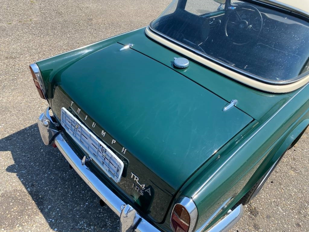 PKW Triumph TR4-A + Hard Top / OldTimer endommagé: das Bild 38