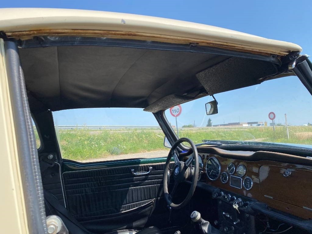 PKW Triumph TR4-A + Hard Top / OldTimer endommagé: das Bild 49
