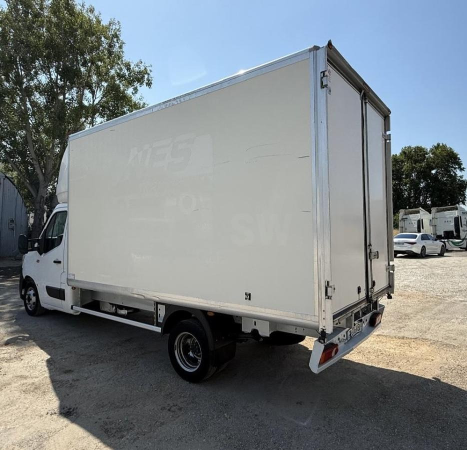 Renault Master 2.5 DCI 150 - Koffer Transporter: das Bild 3 Renault Master 2.5 DCI 150 - Koffer Transporter: das Bild 3