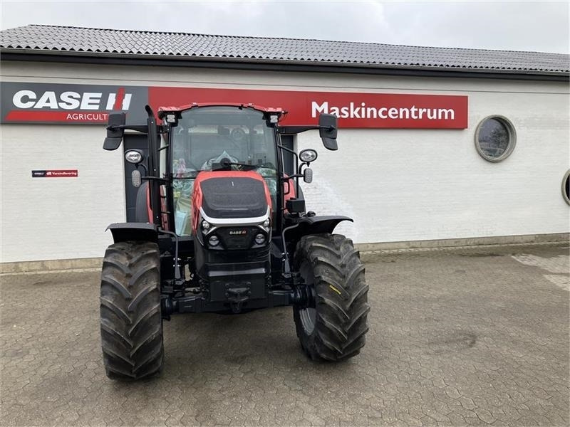 Case IH Farmall 100C - Traktor: das Bild 2 Case IH Farmall 100C - Traktor: das Bild 2