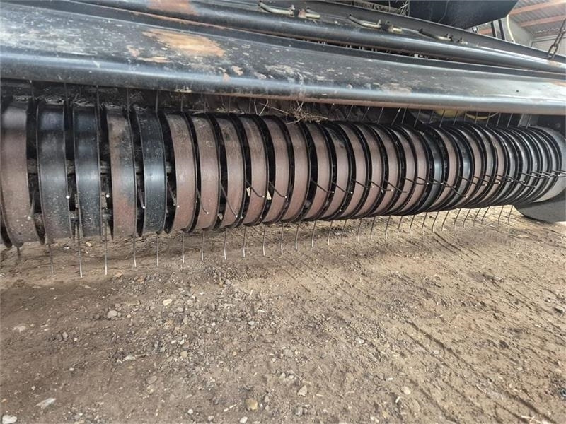 New Holland BR7070 med rotorsnitter Snitter - Rundballenpresse: das Bild 4 New Holland BR7070 med rotorsnitter Snitter - Rundballenpresse: das Bild 4