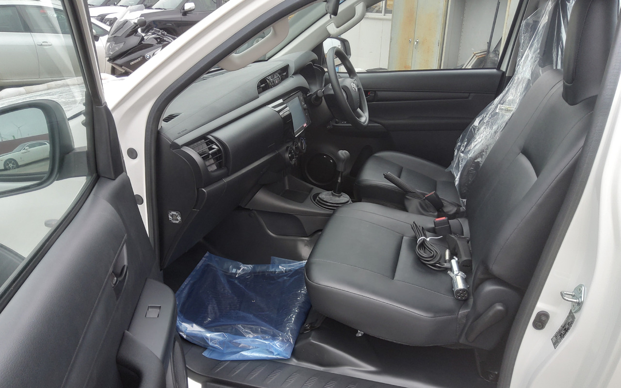 Toyota Hilux / Revo RHD Pick-up single Cab 2.8L Diesel Manual - Leasing Toyota Hilux / Revo RHD Pick-up single Cab 2.8L Diesel Manual: das Bild 12
