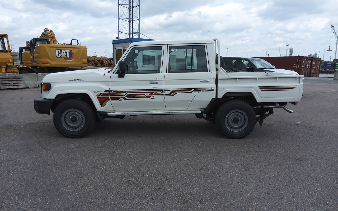 Toyota Toyota Land cruiser 79 grj double cabin 4.0L Petrol Manual 5 SEATS/PLACES - Pick-up: das Bild 5 Toyota Toyota Land cruiser 79 grj double cabin 4.0L Petrol Manual 5 SEATS/PLACES - Pick-up: das Bild 5