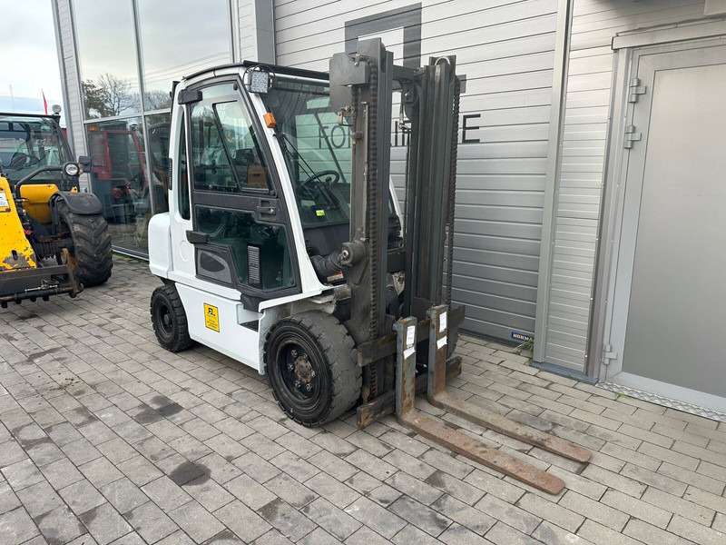 Nissan YG1D2A30Q - Dieselstapler: das Bild 4 Nissan YG1D2A30Q - Dieselstapler: das Bild 4
