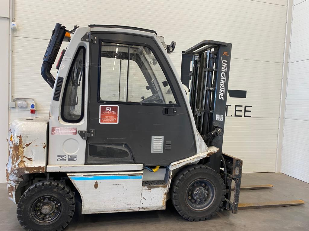 Unicarriers Y1D2A25Q - Dieselstapler: das Bild 4 Unicarriers Y1D2A25Q - Dieselstapler: das Bild 4