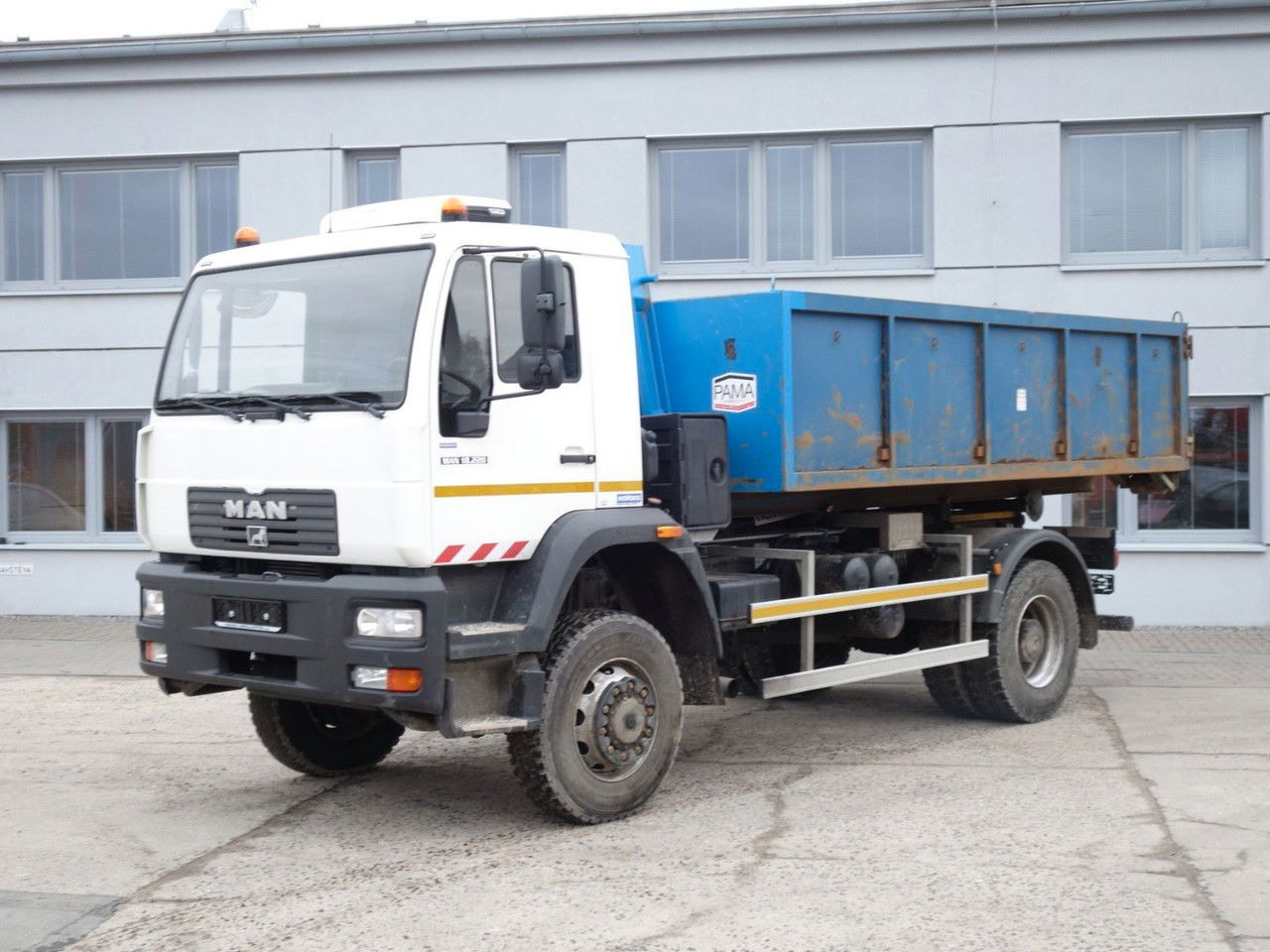 MAN 18.220 4x4 Neue Aufbau 2023 TOP 18.220 4x4 Neue Aufbau 2023 TOP - Containerwagen/ Wechselfahrgestell LKW, Autokran: das Bild 1 MAN 18.220 4x4 Neue Aufbau 2023 TOP 18.220 4x4 Neue Aufbau 2023 TOP - Containerwagen/ Wechselfahrgestell LKW, Autokran: das Bild 1