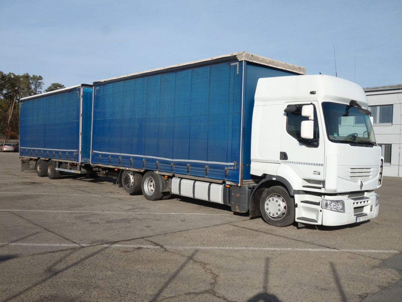 Renault Premium 460 EEV + Svan 120m3 Durchfahren - Plane LKW: das Bild 2 Renault Premium 460 EEV + Svan 120m3 Durchfahren - Plane LKW: das Bild 2
