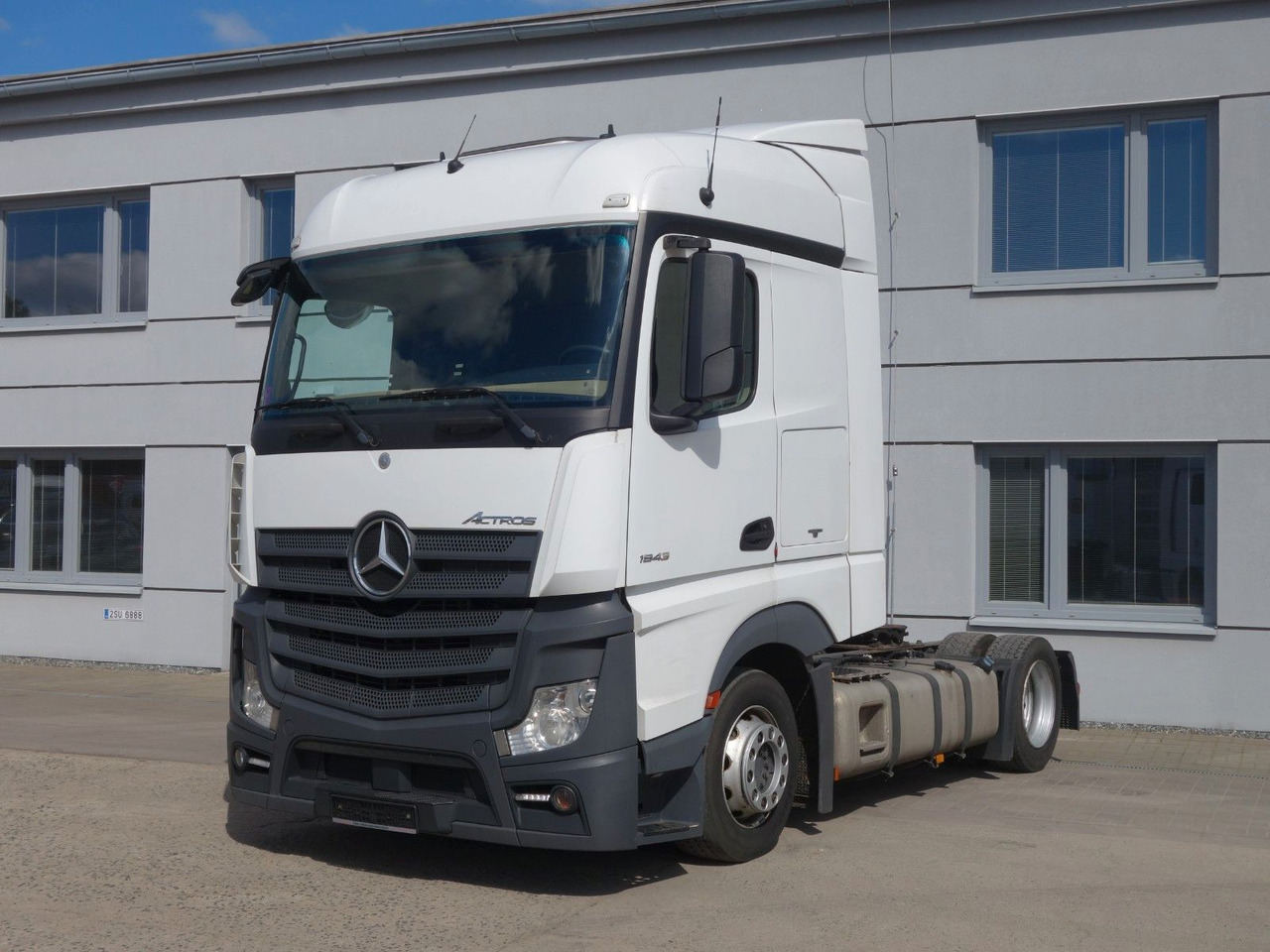 Mercedes-Benz Actros 1843 Lowdeck Lowliner - Sattelzugmaschine: das Bild 1 Mercedes-Benz Actros 1843 Lowdeck Lowliner - Sattelzugmaschine: das Bild 1