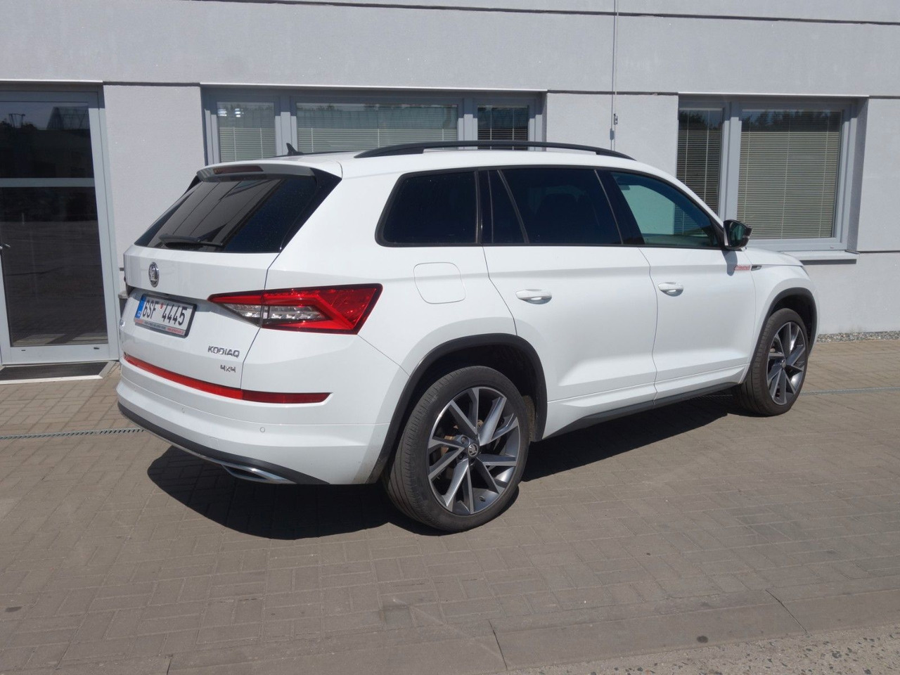 Skoda Kodiaq 2,0TDI 140kW, 4x4, SportLine, Pano, Webas - SUV/ Geländewagen: das Bild 5 Skoda Kodiaq 2,0TDI 140kW, 4x4, SportLine, Pano, Webas - SUV/ Geländewagen: das Bild 5